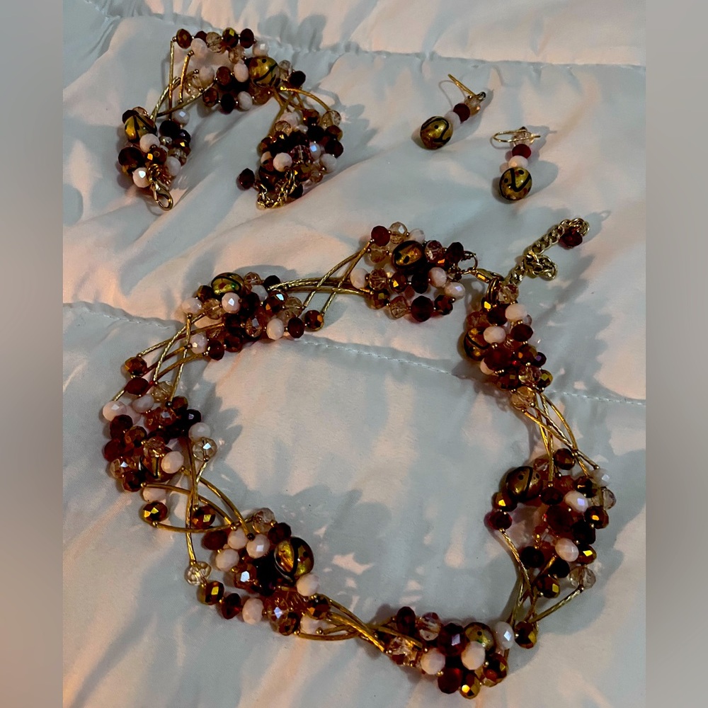 Necklace set red and gold